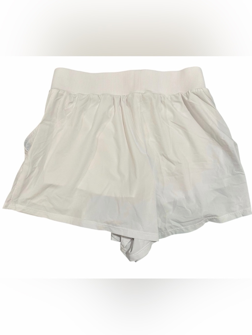 ALO Yoga Woman’s Breezy Shorts in White Size Small - Picture 5 of 5